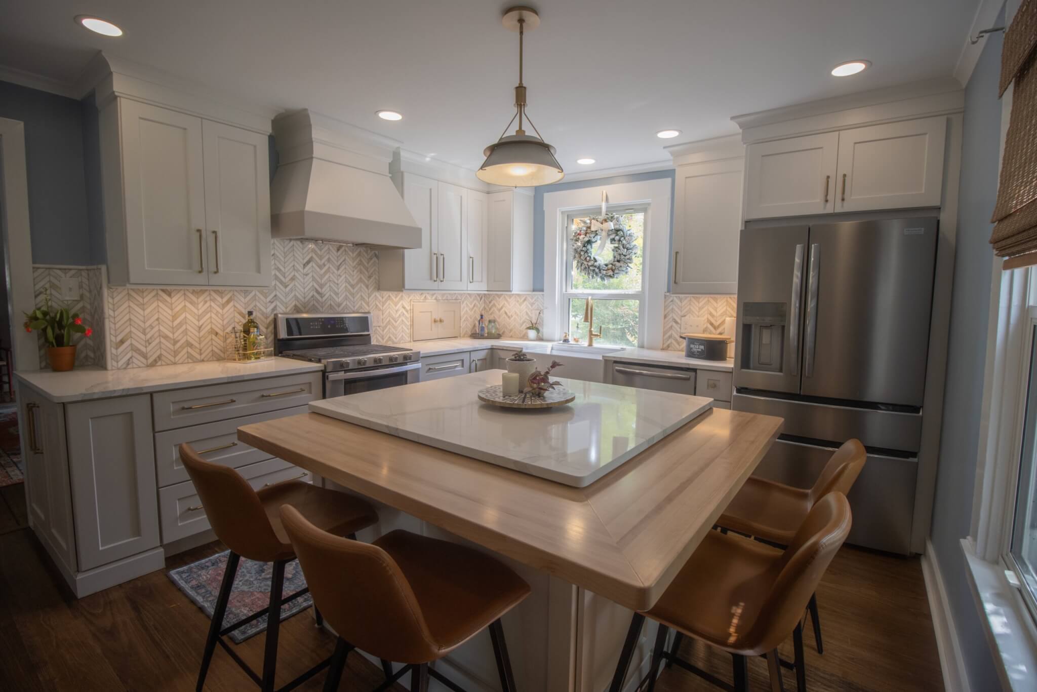 BluegrassKitchens_EdgeGrain_AmericanBeech_DurataSatin_Holiday