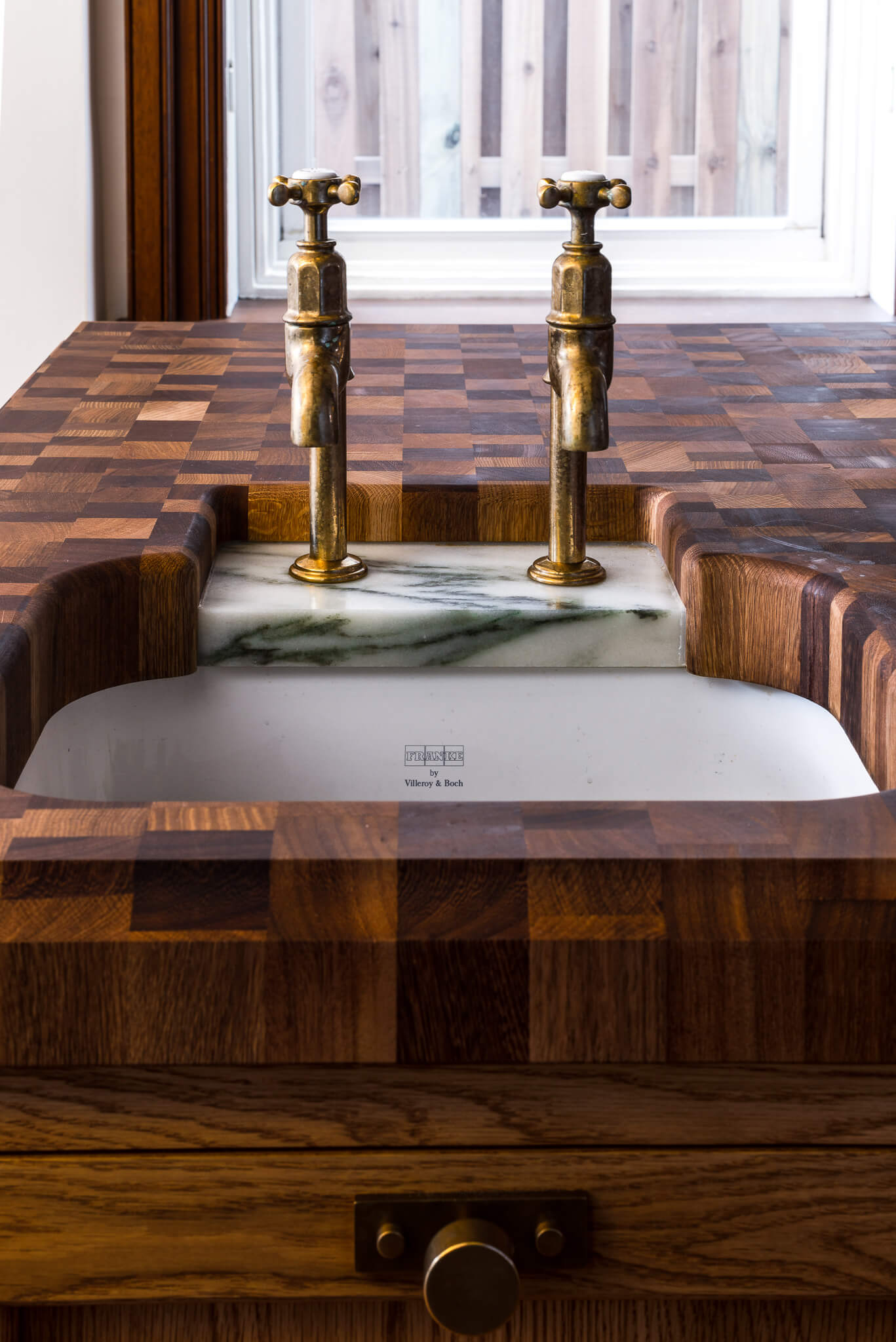 white-oak-iroko-j-thom-end-grain-butcher-block-sink-cutout-dasi photo web size