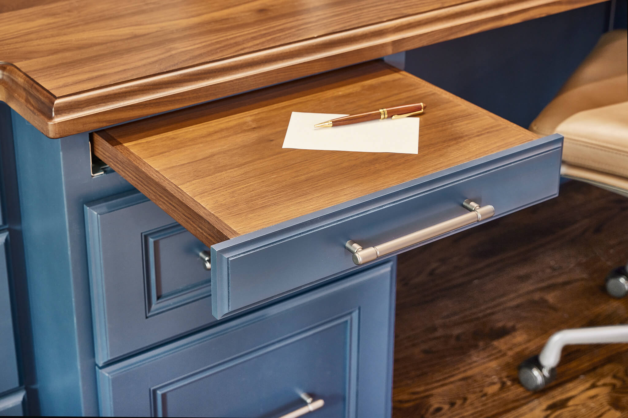 flat-grain-walnut-standard-roman-ogee-roundover-durata-matte-desk-countertop-kitchen-bath-home (1)